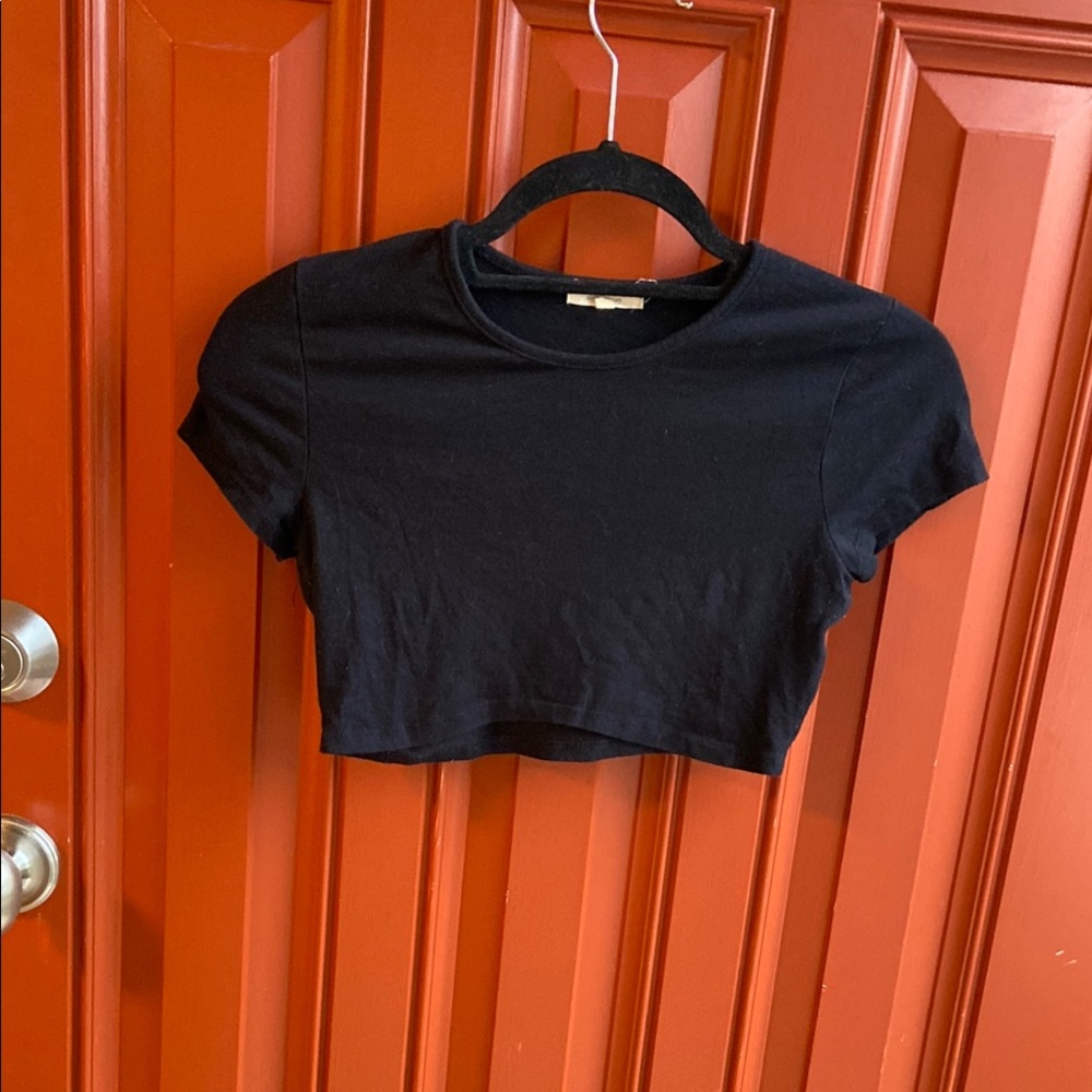 💜 Black Crop Top